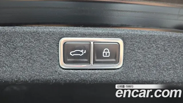 Hyundai Grandeur Grandeur (GN7) 2.5 Бензин 2WD — Фото автомобиля 20