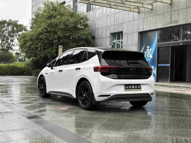 Volkswagen ID.3 — Фото автомобиля 12