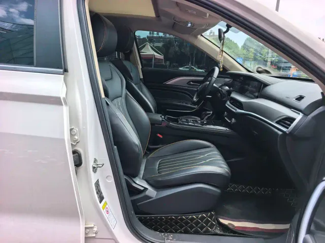 Besturn Bestune T77 2023 1.5T Automatic Luxury — Фото автомобиля 8