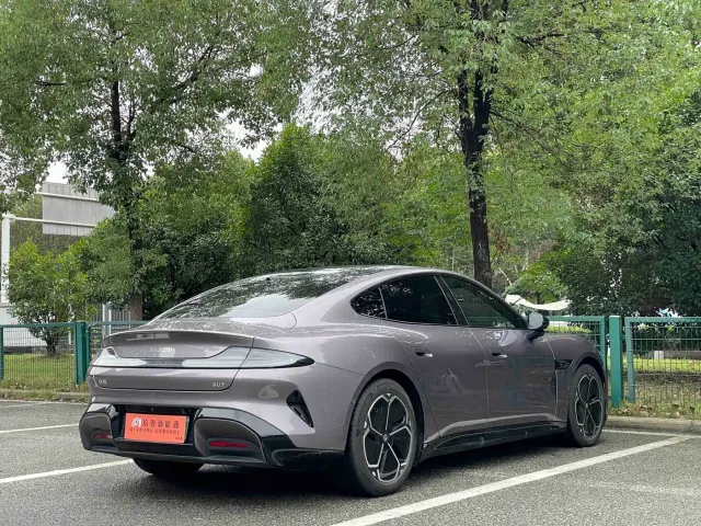Xiaomi SU7 — Фото автомобиля 7