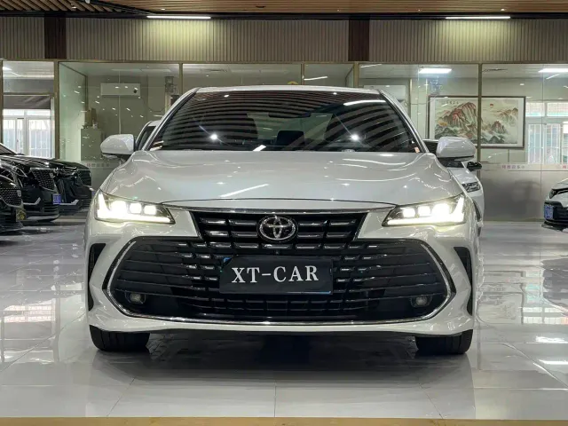 Toyota Avalon — Фото автомобиля 2