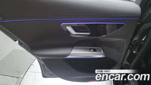 Mercedes-Benz E-Class — Фото автомобиля 25