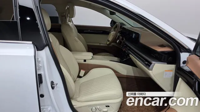 Hyundai Grandeur GN7 — Фото автомобиля 16