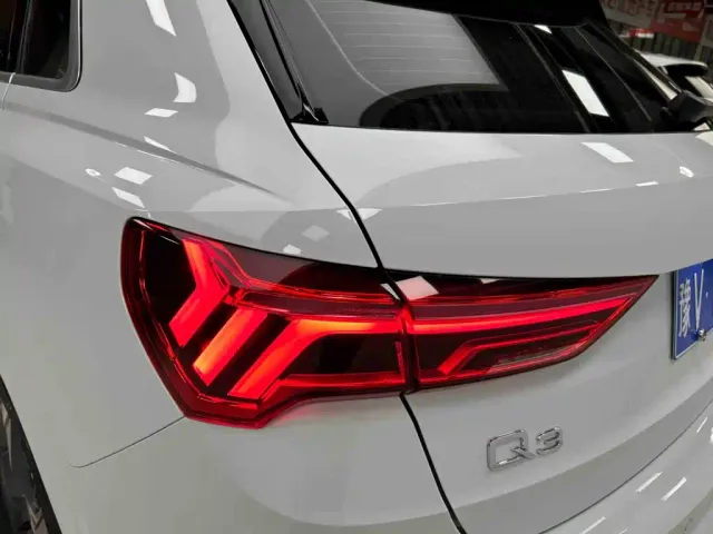 Audi Q3 — Фото автомобиля 23