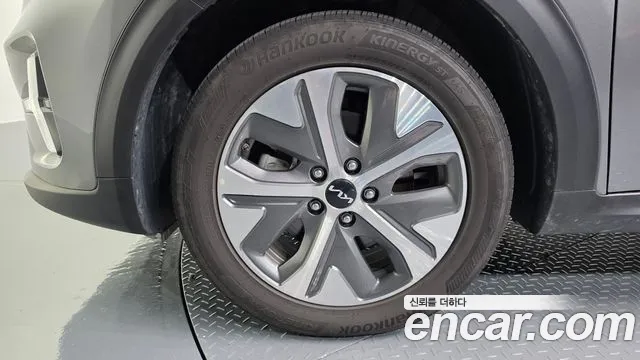 Kia Niro — Фото автомобиля 5
