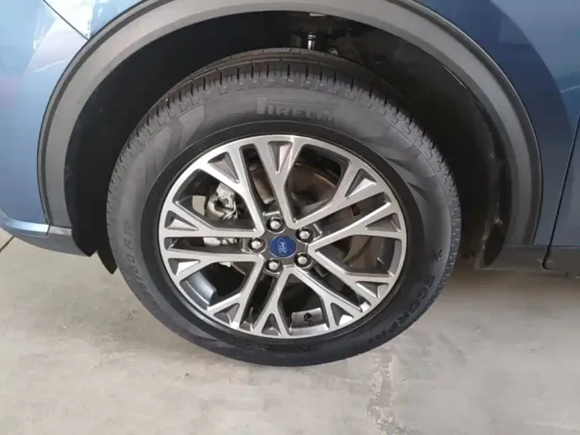 Ford Escape — Фото автомобиля 22