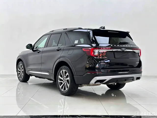 Ford Explorer — Фото автомобиля 6
