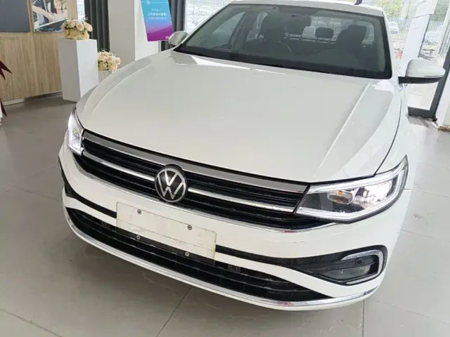 Volkswagen Bora — Фото автомобиля 2