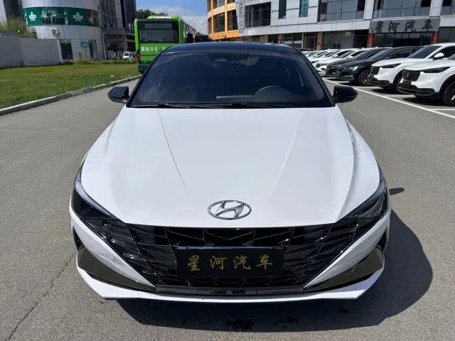 Hyundai Elantra — Фото автомобиля 2