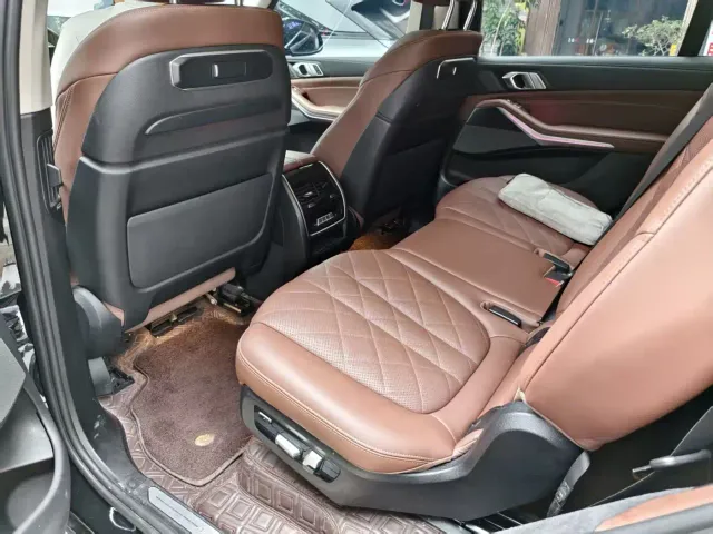 BMW X7 — Фото автомобиля 8