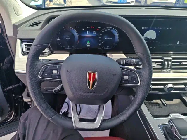 Hongqi HS5 — Фото автомобиля 6