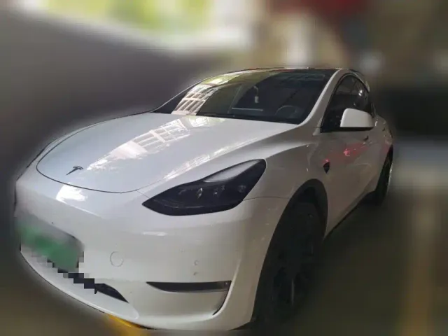 Фотография автомобиля — Tesla Model Y