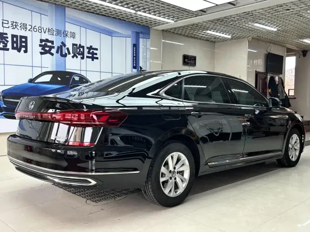 Volkswagen Passat — Фото автомобиля 4