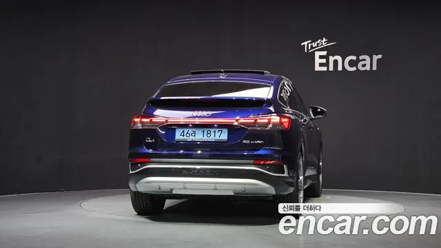 Audi Q4 e-tron F4 — Фото автомобиля 4