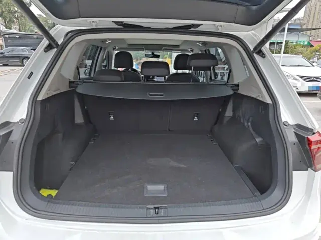Volkswagen Tiguan L — Фото автомобиля 18