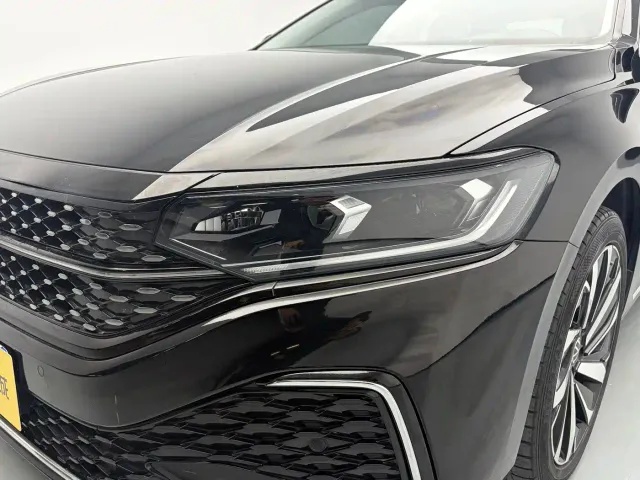 Volkswagen Passat — Фото автомобиля 10