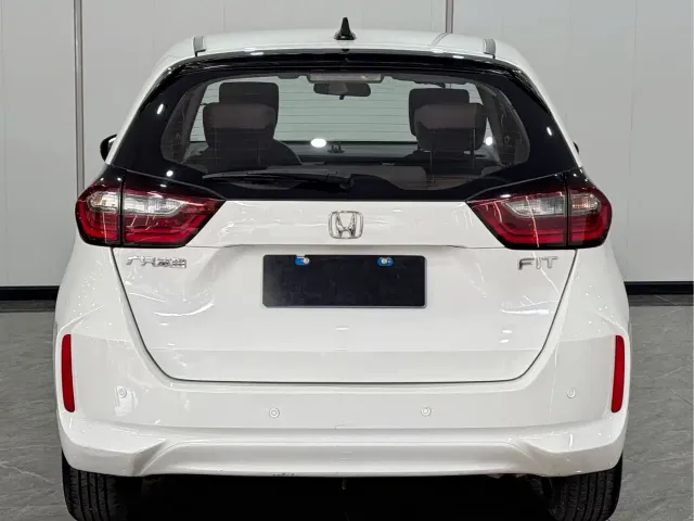 Honda Fit — Фото автомобиля 5