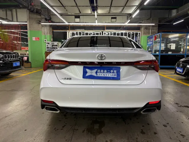Toyota Avalon — Фото автомобиля 5