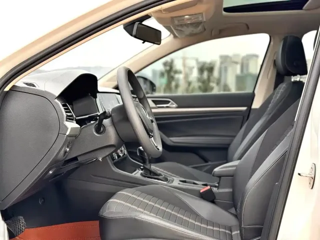 Volkswagen Lavida 2022 1.5L Auto Comfort Edition — Фото автомобиля 4