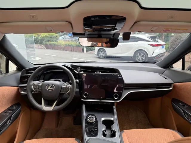 Lexus RZ — Фото автомобиля 4