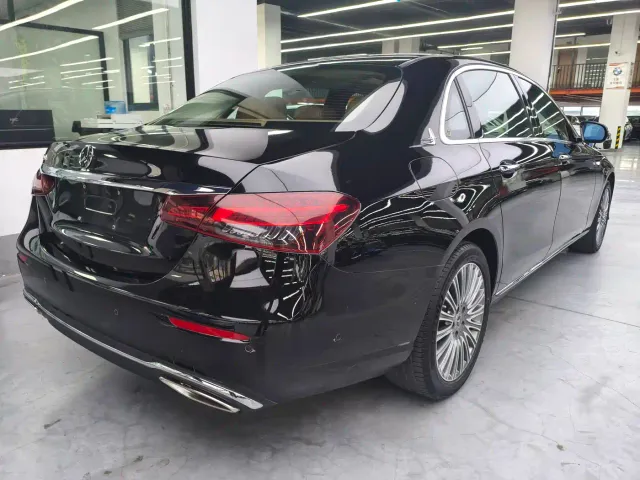 Mercedes-Benz E-Class — Фото автомобиля 9