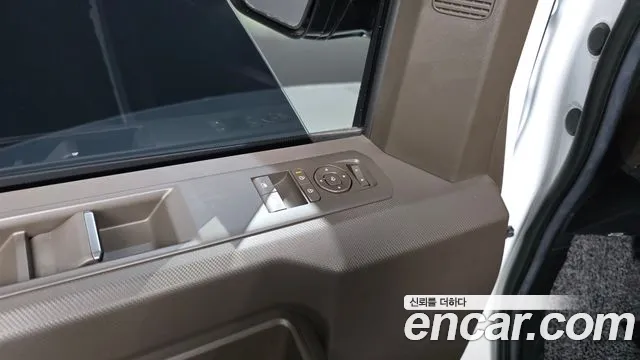Kia PV5 — Фото автомобиля 30