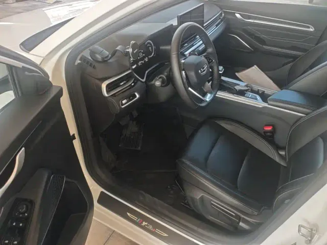 Geely Emgrand — Фото автомобиля 15