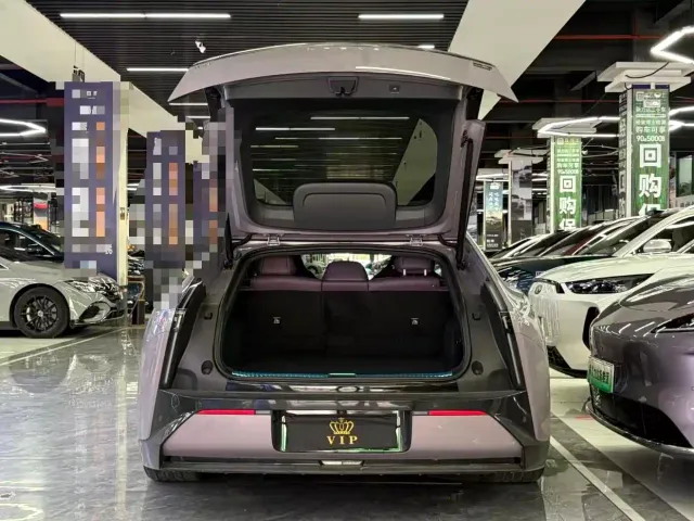 Xpeng P7 — Фото автомобиля 15