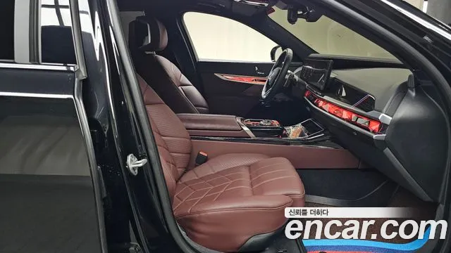 BMW 7-Series — Фото автомобиля 2
