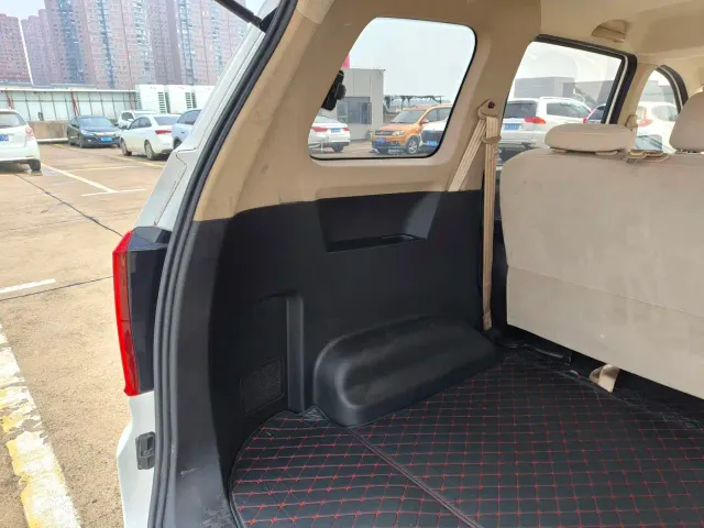 Wuling Hongguang — Фото автомобиля 12