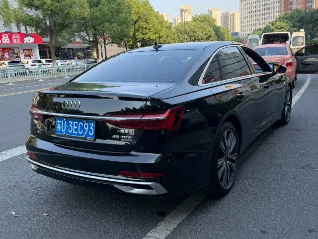 Audi A6L — Фото автомобиля 9