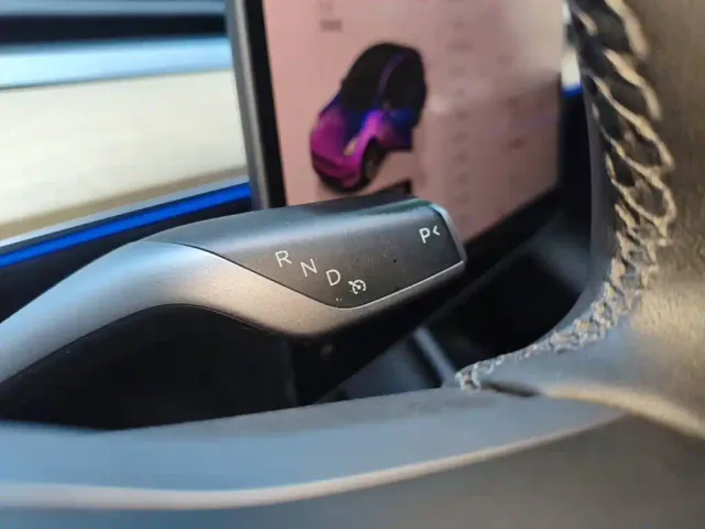 Tesla Model Y — Фото автомобиля 13