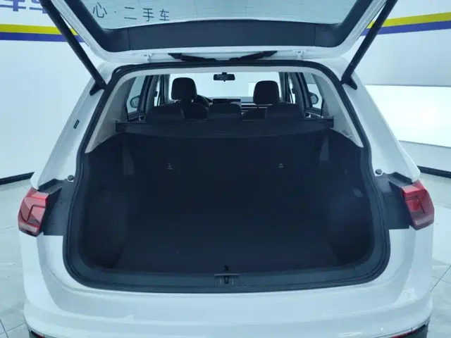 Volkswagen Tiguan L — Фото автомобиля 4