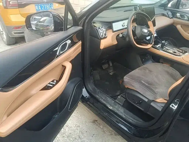 Geely Boyue L — Фото автомобиля 15