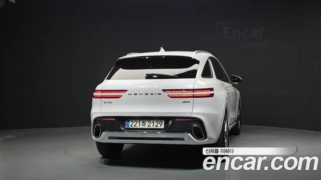 Genesis GV70 — Фото автомобиля 4