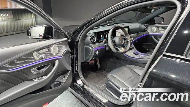 Mercedes-Benz E-Class — Фото автомобиля 11