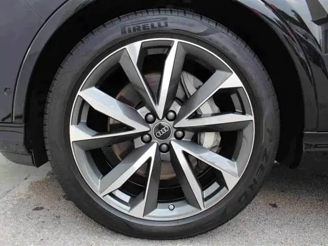 Audi Q7 — Фото автомобиля 16