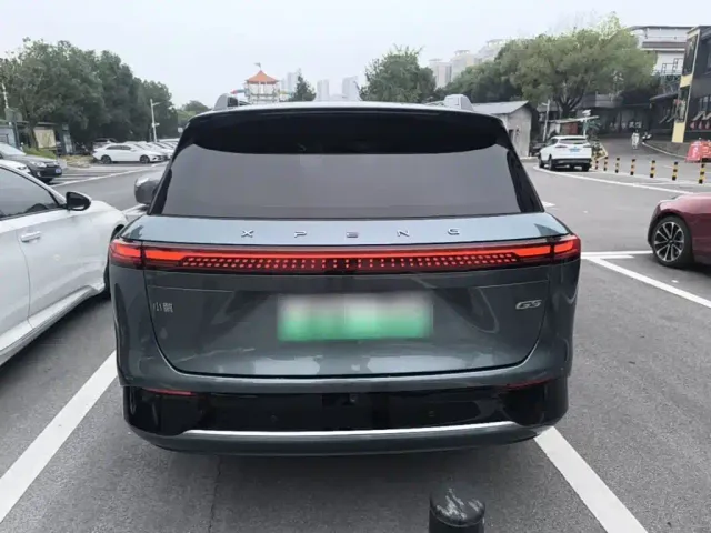 Xpeng G9 — Фото автомобиля 5