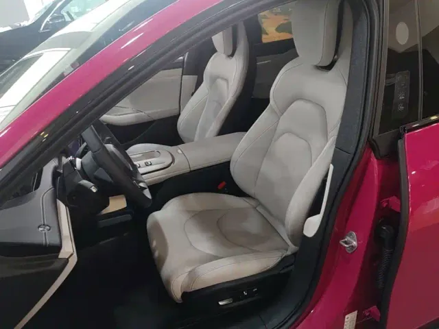 Xiaomi SU7 — Фото автомобиля 14