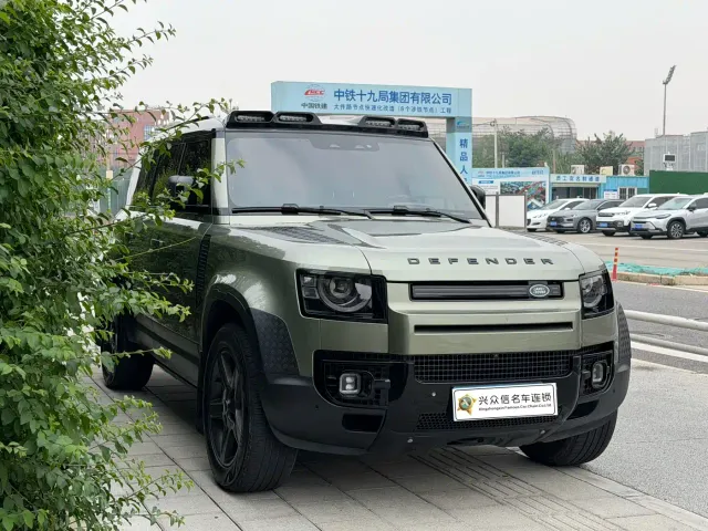 Land Rover Defender — Фото автомобиля 3
