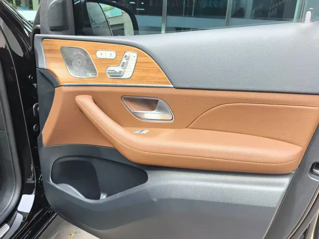 Mercedes-Benz GLE-Class — Фото автомобиля 12