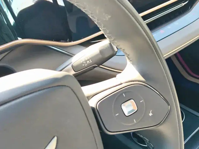 Hongqi EH7 — Фото автомобиля 16