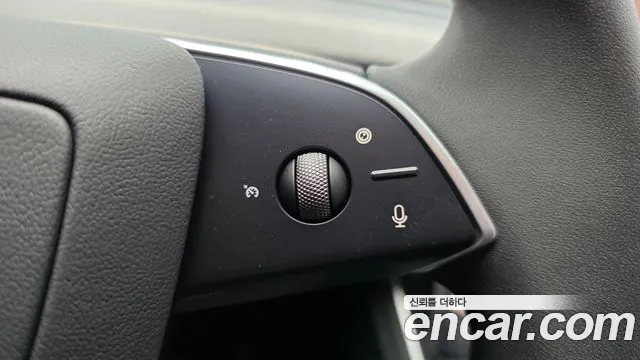 Tesla Model Y — Фото автомобиля 20