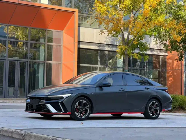 Фотография автомобиля — Hyundai Elantra