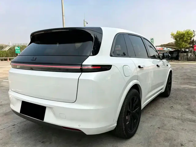 Li Auto L7 — Фото автомобиля 7