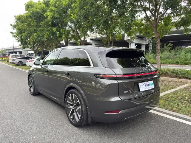 Li Auto L7 — Фото автомобиля 7