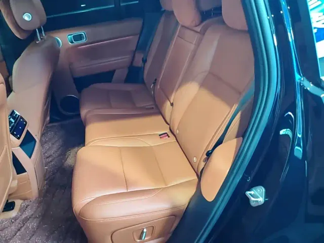 Li Auto L6 — Фото автомобиля 16