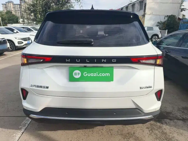 Wuling Asta — Фото автомобиля 5