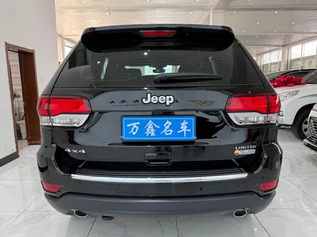 Jeep Grand Cherokee — Фото автомобиля 19