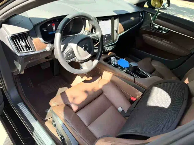 Volvo S90 — Фото автомобиля 5